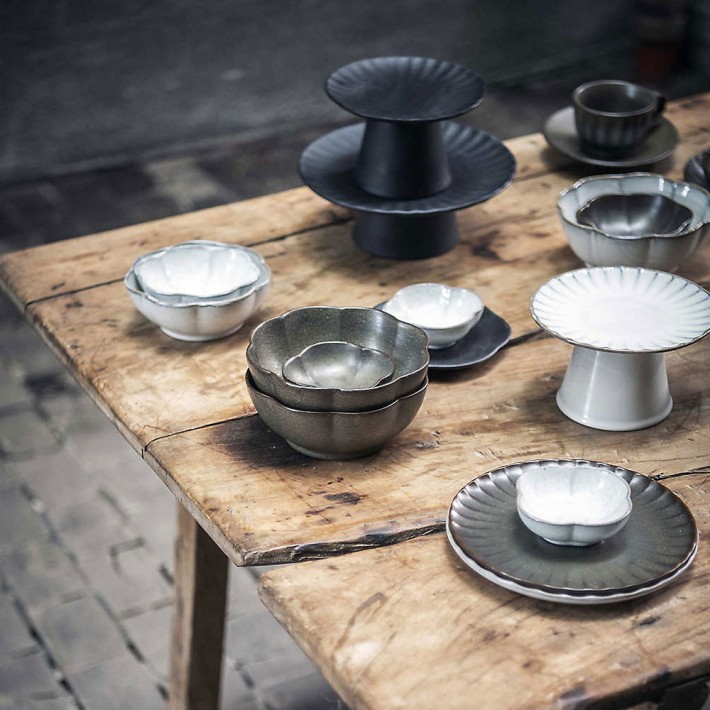 Cake Stand M Black Inku