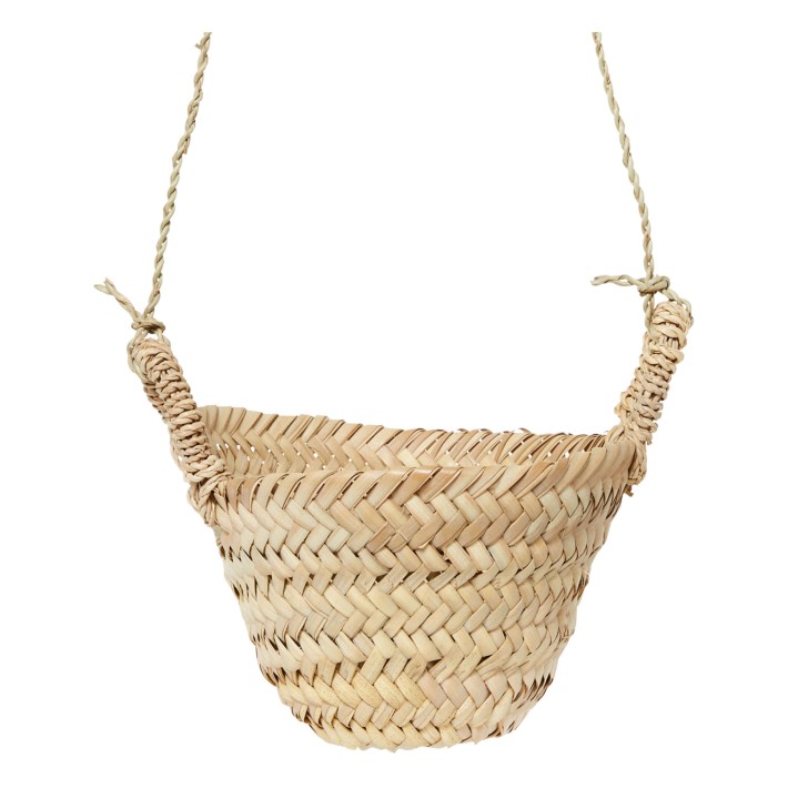 Cesta para colgar en hoja de palmera