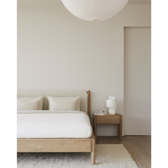 Cama PI – Roble macizo & cabecero tapizado