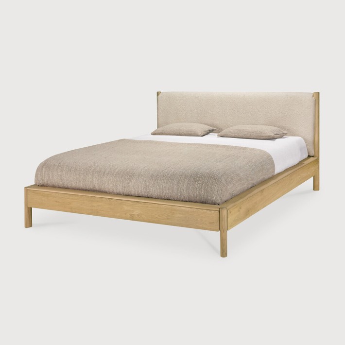 Cama PI – Roble macizo & cabecero tapizado