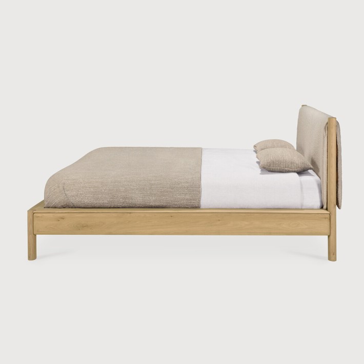 Cama PI – Roble macizo & cabecero tapizado
