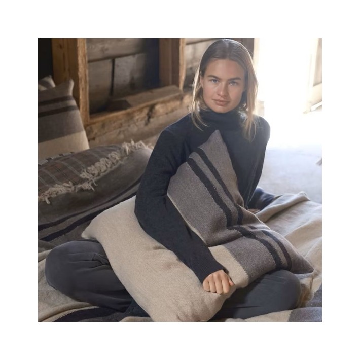 Funda cojín Black House