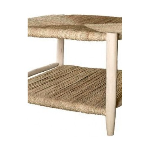 Mesa de Madera y Hoja de Palma 2