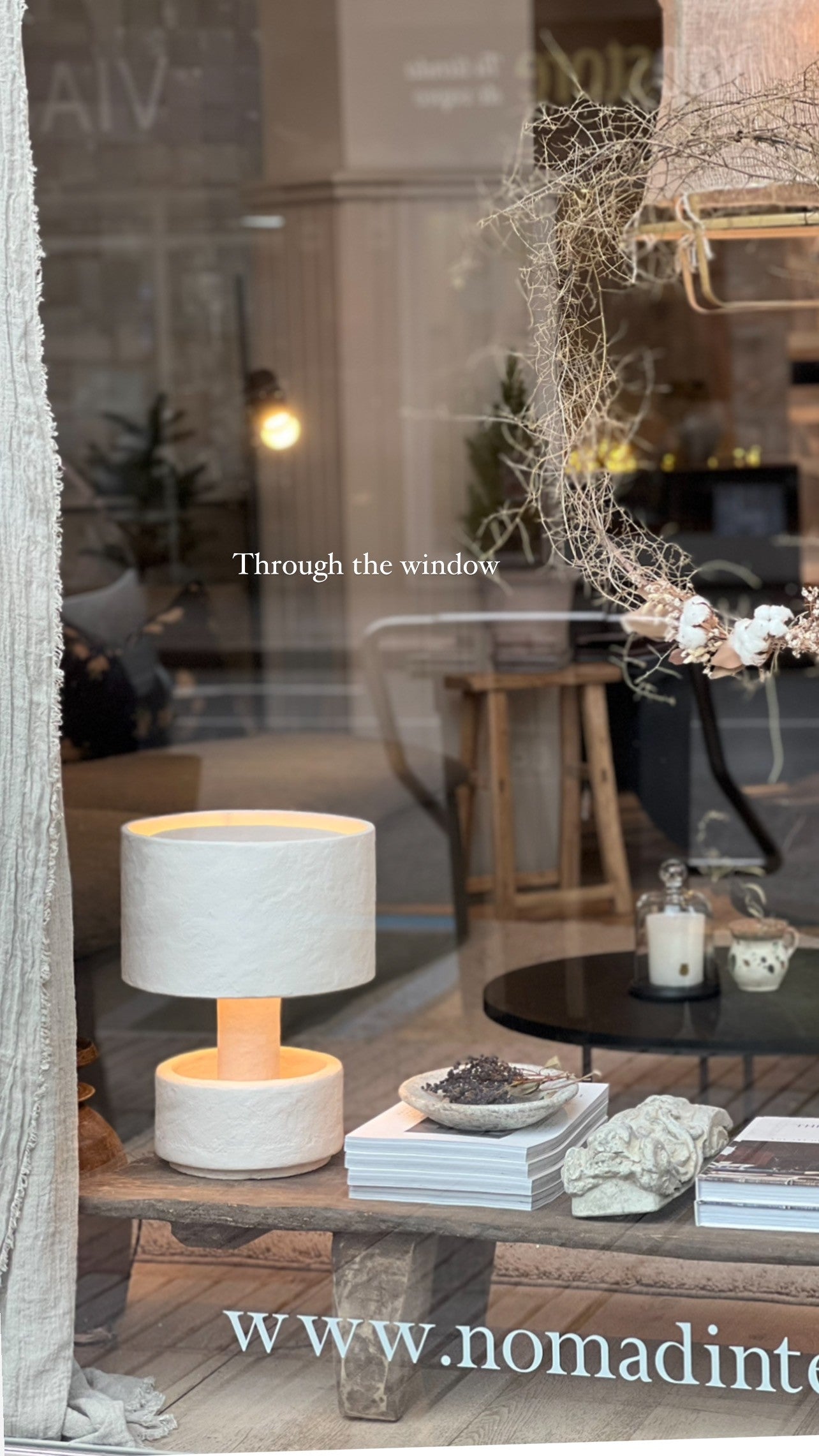 Lámpara de mesa Bowl Shaped base