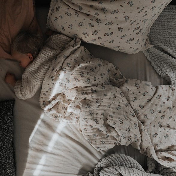 Clover Muslin Filled Blanket