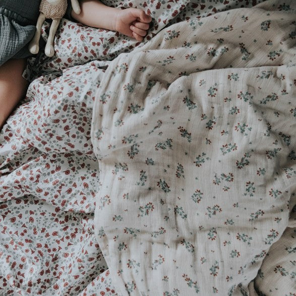 Clover Muslin Filled Blanket