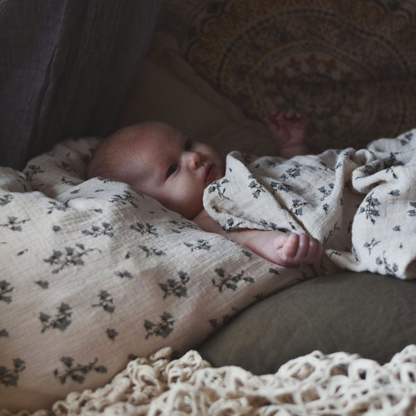 Bluebell Muslin Filled Blanket