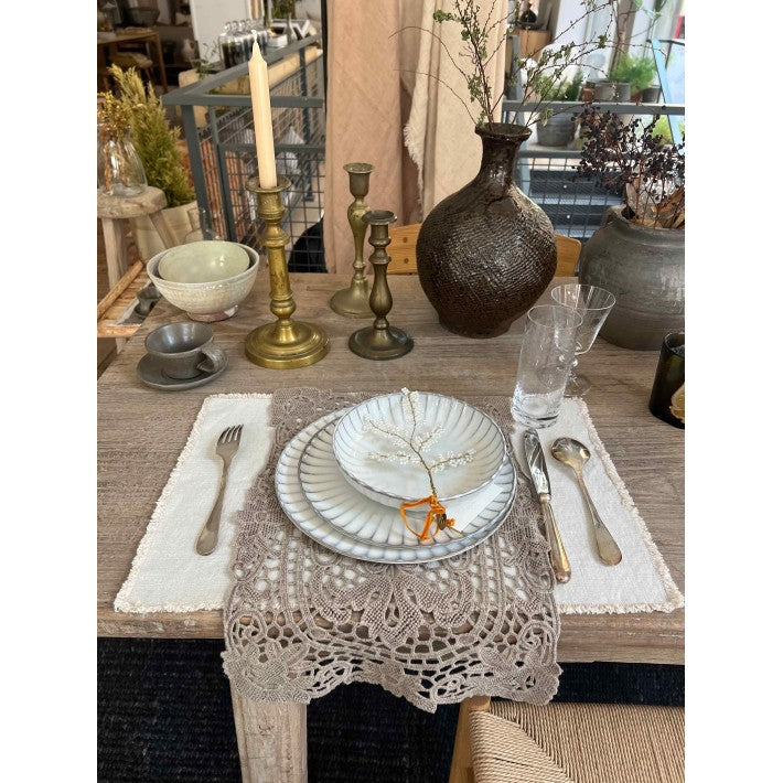 Mantel Luna – Algodón bordado color topo