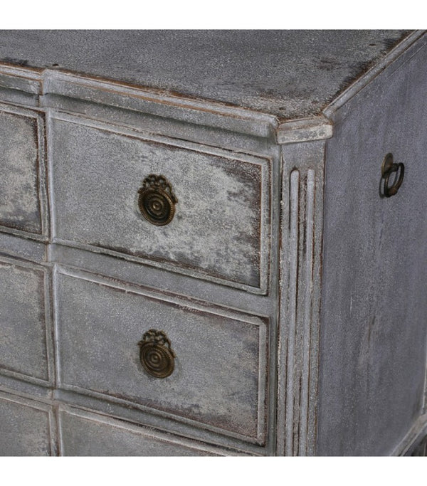 Cómoda Gustaviana Envejecida